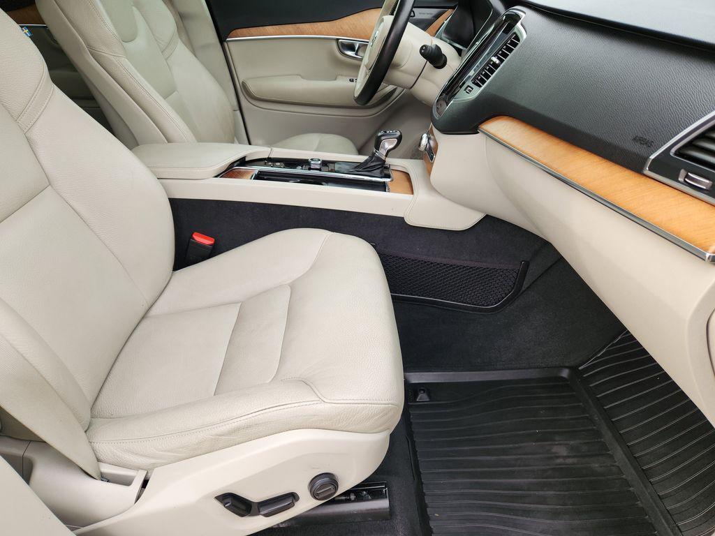 used 2021 Volvo XC90 car, priced at $27,091