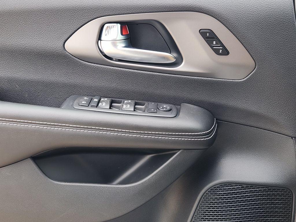 new 2027 Chrysler Pacifica car, priced at $45,054