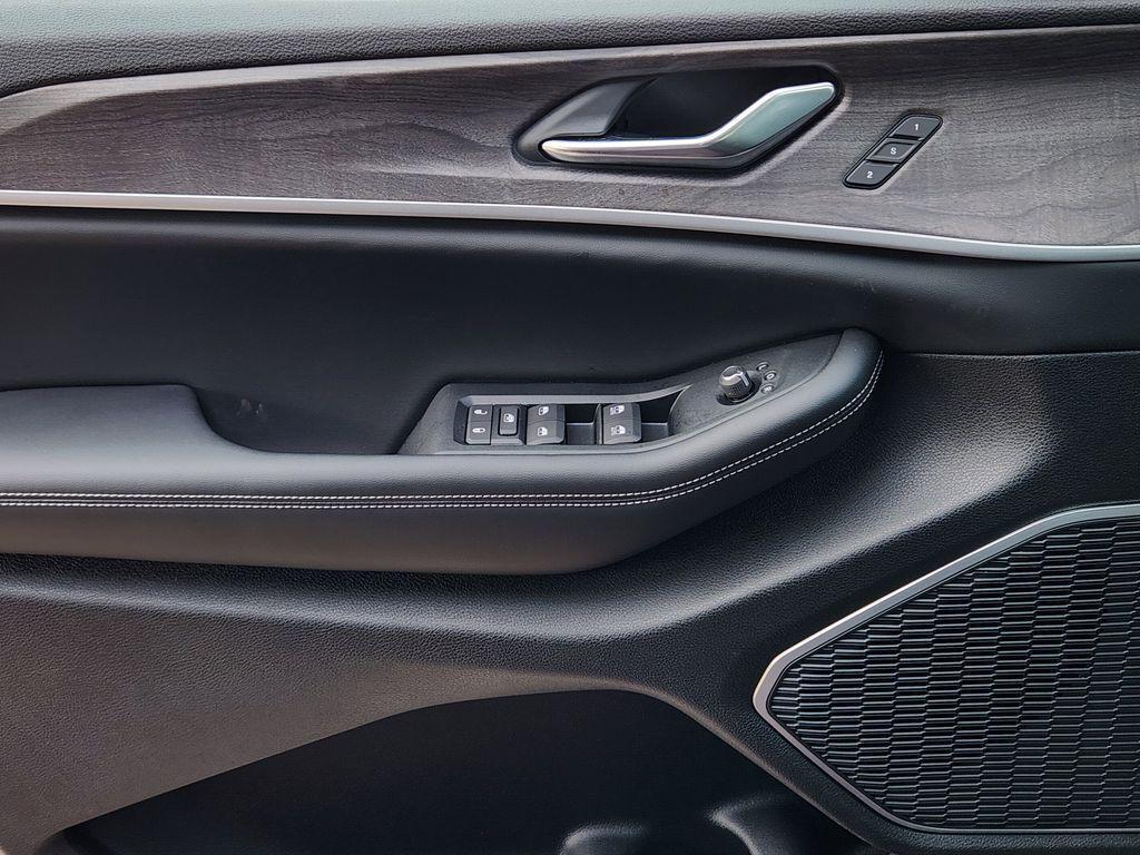 new 2026 Jeep Grand Cherokee L car, priced at $43,129
