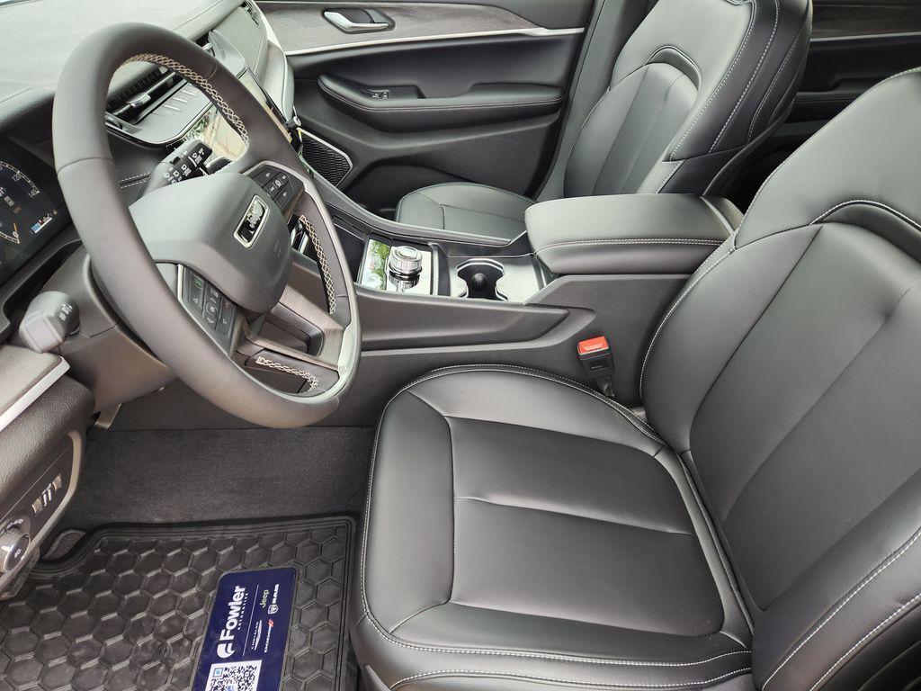 new 2026 Jeep Grand Cherokee L car, priced at $43,129