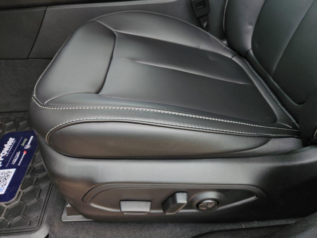 new 2026 Jeep Grand Cherokee L car, priced at $43,129