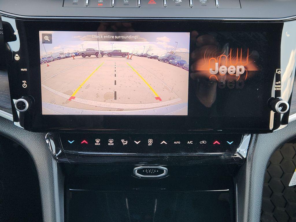 new 2026 Jeep Grand Cherokee car, priced at $38,349