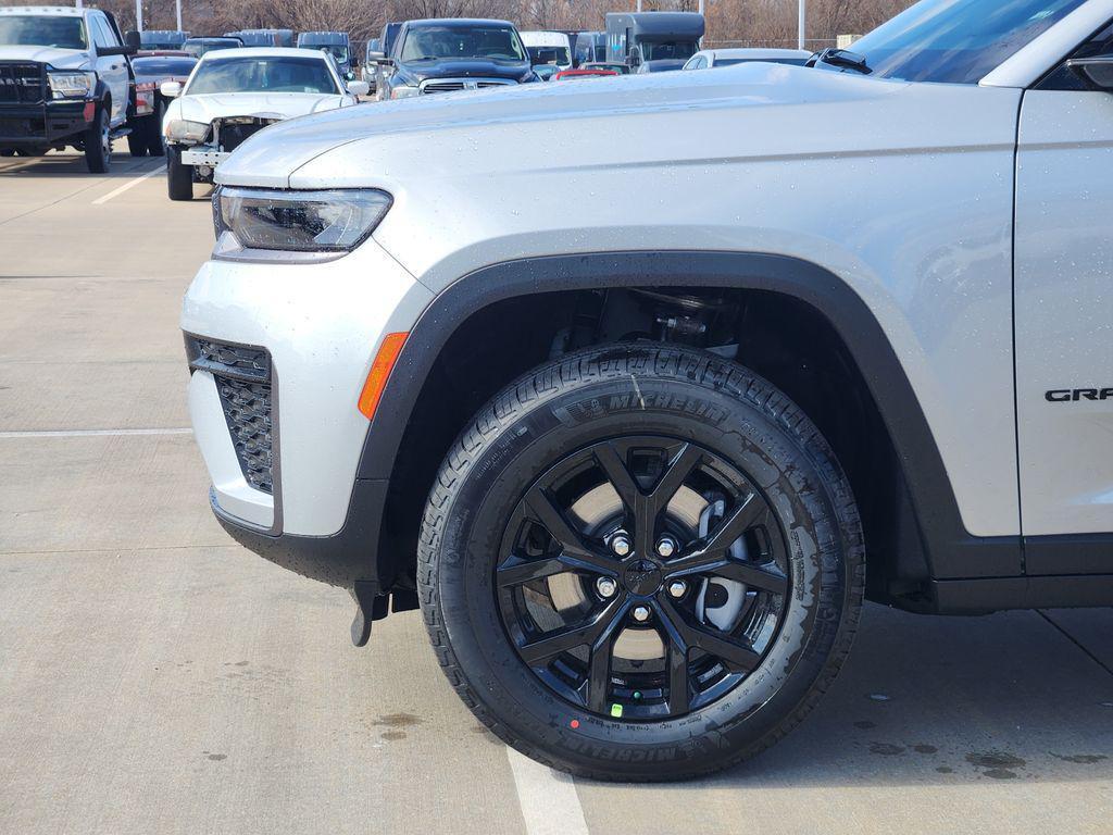 new 2026 Jeep Grand Cherokee car, priced at $38,349