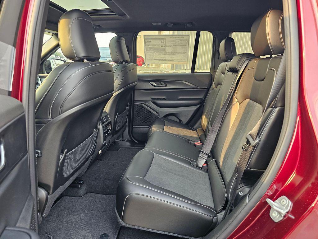 new 2025 Jeep Grand Cherokee car, priced at $41,888