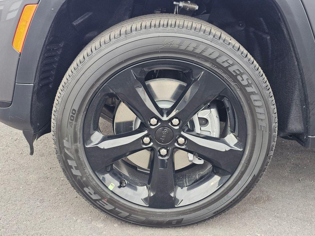 new 2025 Jeep Grand Cherokee L car, priced at $46,499