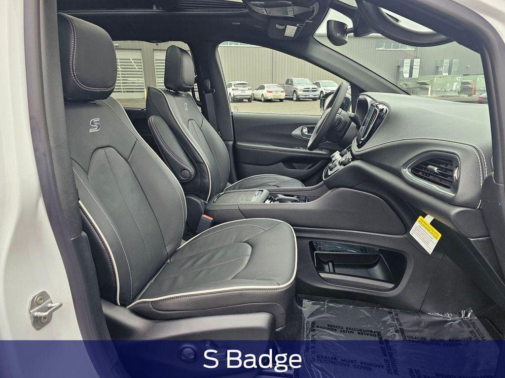 new 2026 Chrysler Pacifica car, priced at $54,819