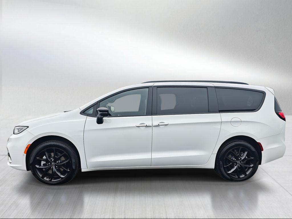 new 2026 Chrysler Pacifica car, priced at $51,991