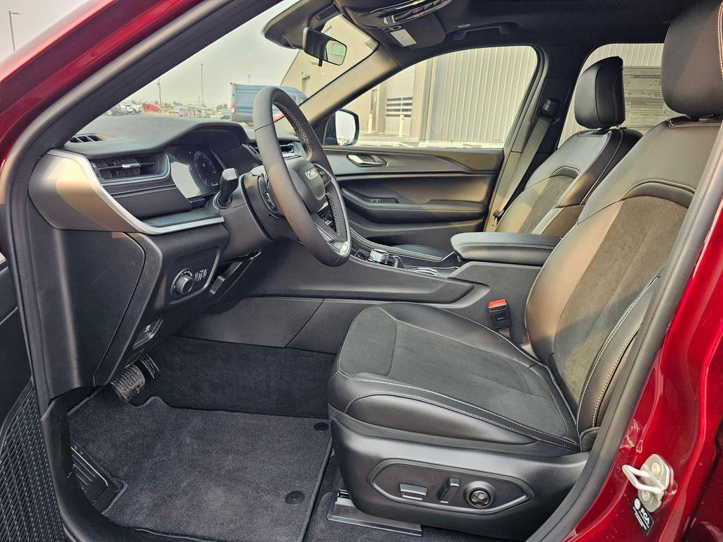 new 2025 Jeep Grand Cherokee L car, priced at $44,988