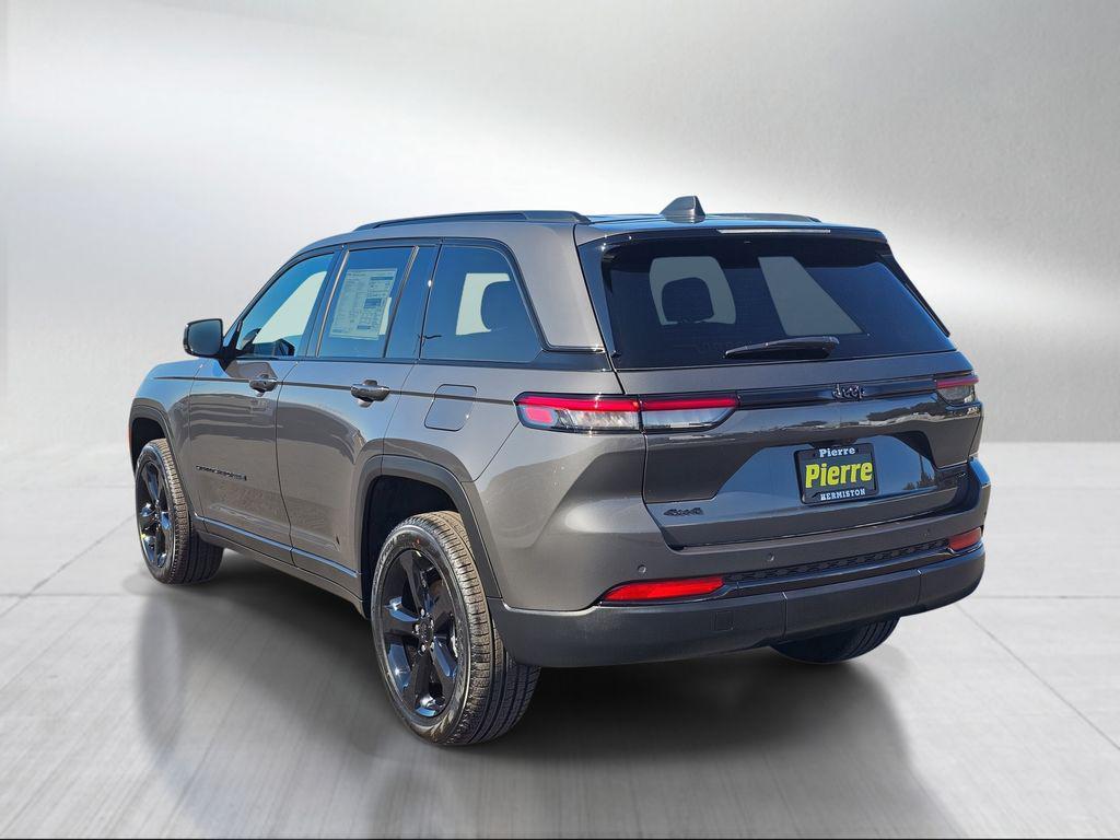 new 2025 Jeep Grand Cherokee car, priced at $47,999