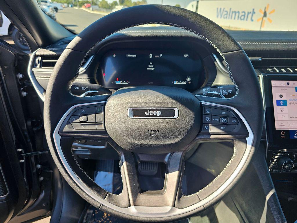 new 2025 Jeep Grand Cherokee car, priced at $47,999