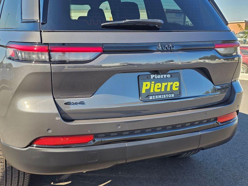 new 2025 Jeep Grand Cherokee car, priced at $49,991