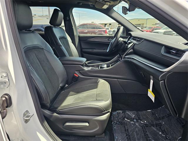 new 2025 Jeep Grand Cherokee L car, priced at $47,000