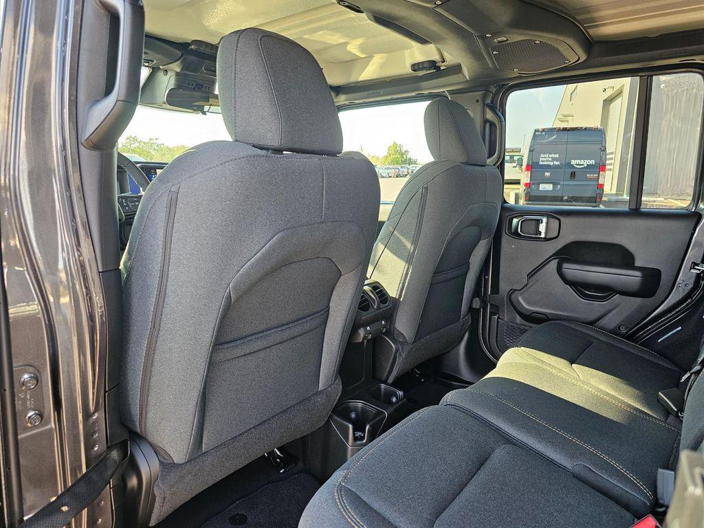 new 2025 Jeep Wrangler car, priced at $43,200