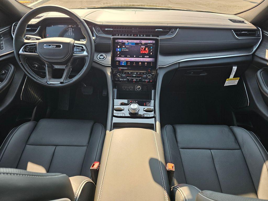 new 2025 Jeep Grand Cherokee car, priced at $58,999