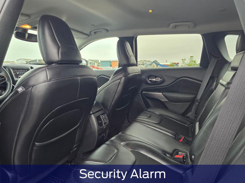 used 2019 Jeep Cherokee car, priced at $17,214