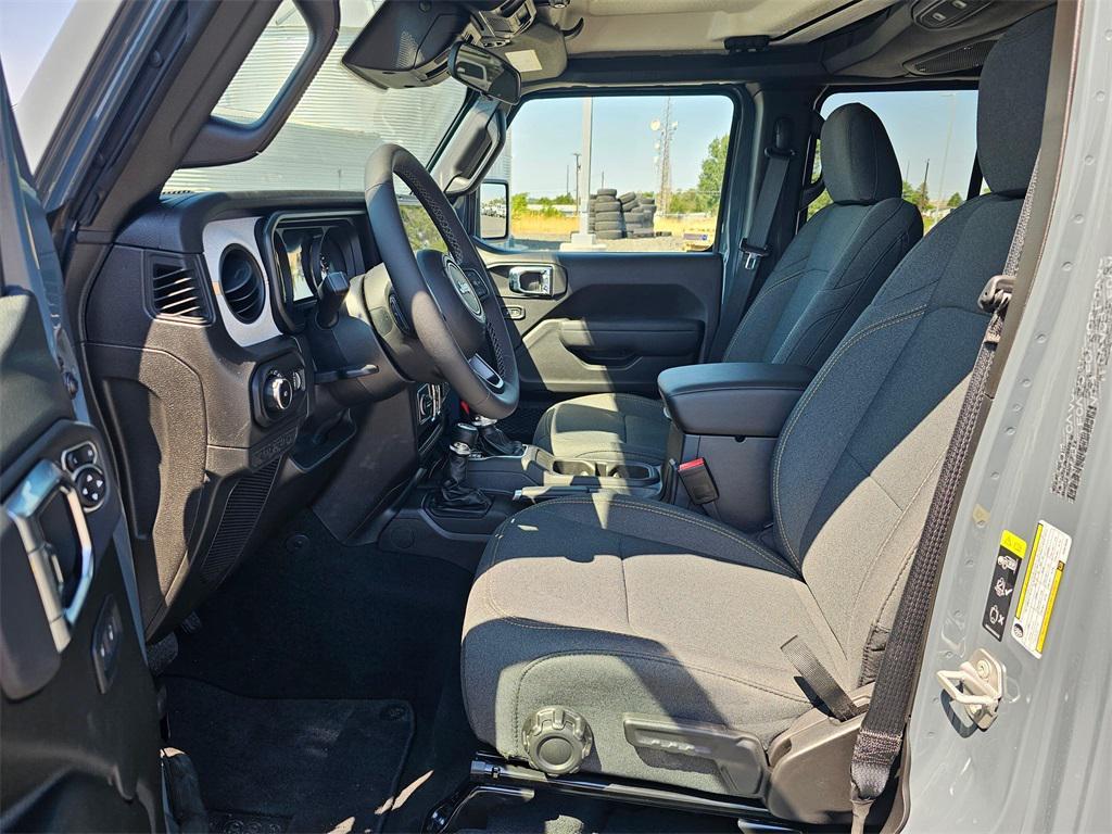 new 2025 Jeep Wrangler car, priced at $47,999