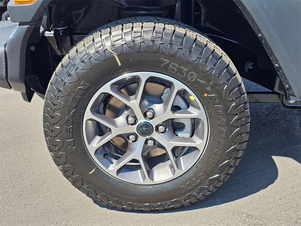 new 2025 Jeep Wrangler car, priced at $47,999