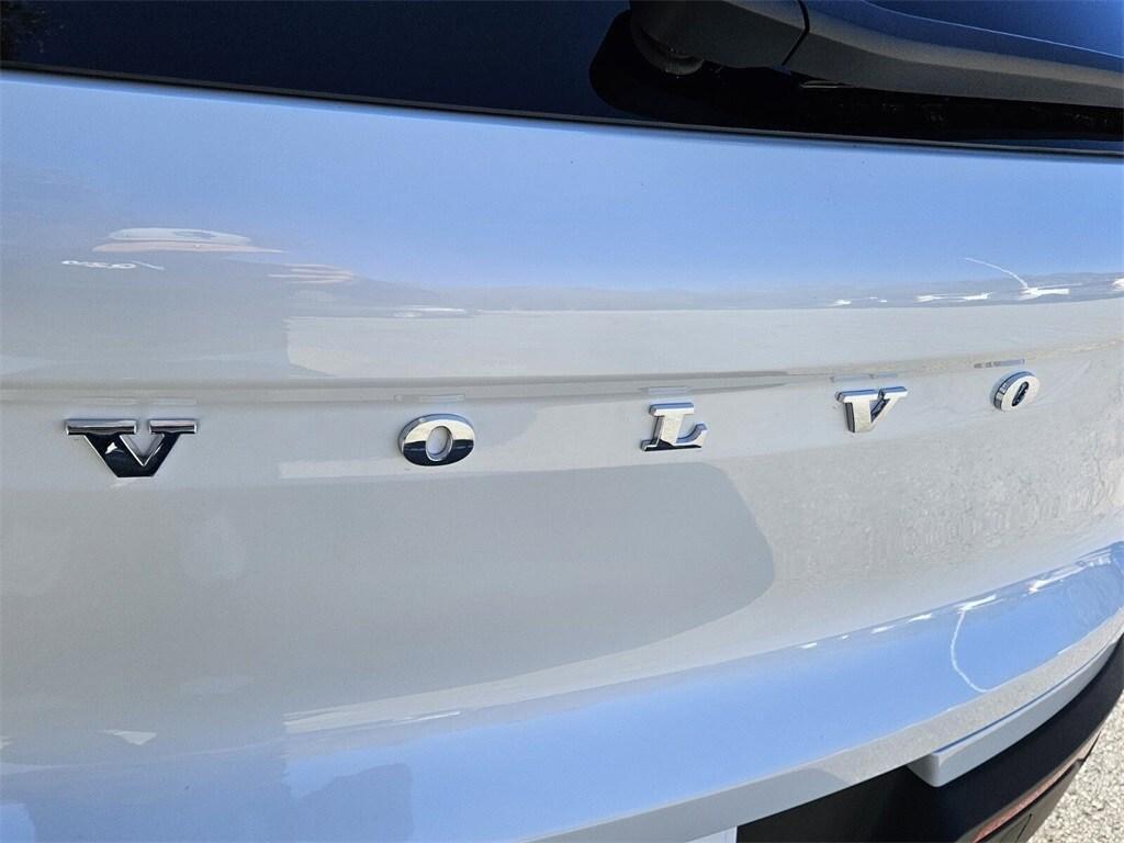 new 2025 Volvo XC40 car