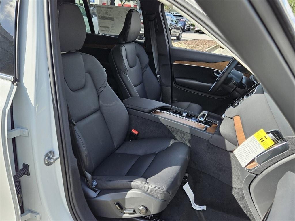 new 2025 Volvo XC90 Plug-In Hybrid car