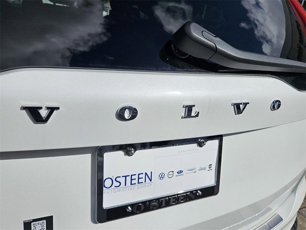 new 2025 Volvo XC90 Plug-In Hybrid car