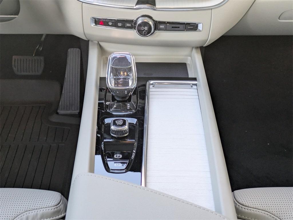 new 2026 Volvo XC60 car, priced at $63,935