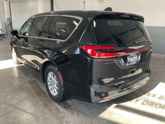 used 2024 Chrysler Pacifica car, priced at $30,900