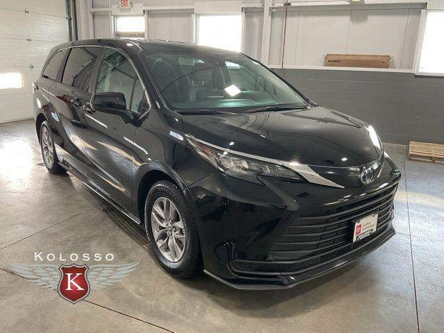 used 2024 Toyota Sienna car, priced at $35,900
