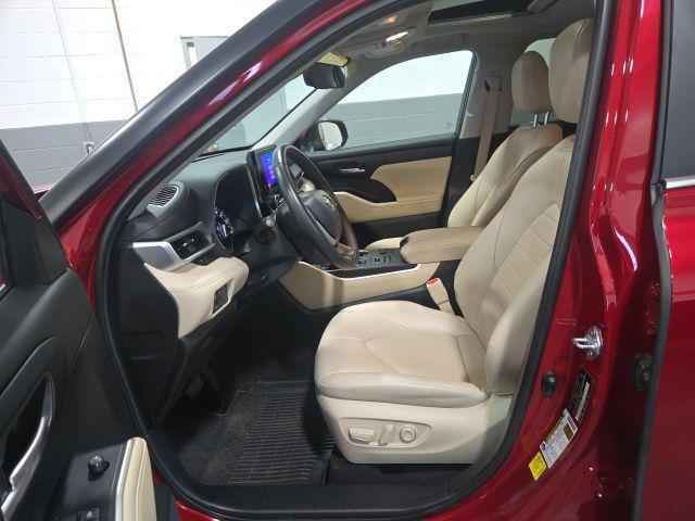 used 2023 Toyota Highlander car, priced at $39,409