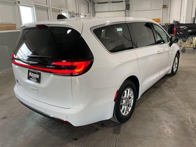used 2024 Chrysler Pacifica car, priced at $29,451