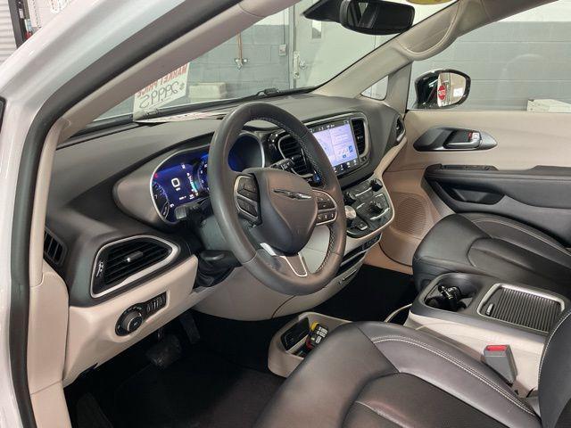 used 2024 Chrysler Pacifica car, priced at $29,451