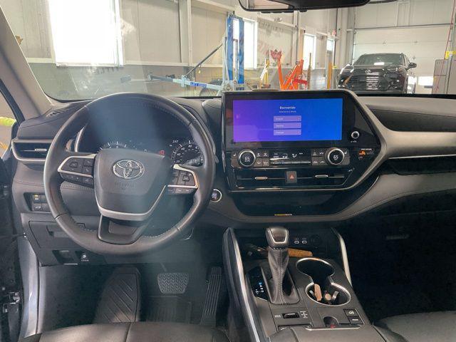 used 2023 Toyota Highlander car, priced at $39,984