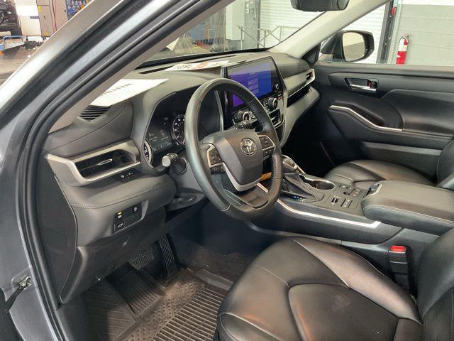 used 2023 Toyota Highlander car, priced at $39,984