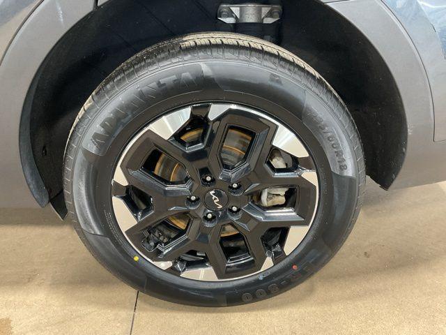 used 2024 Kia Sorento car, priced at $25,931