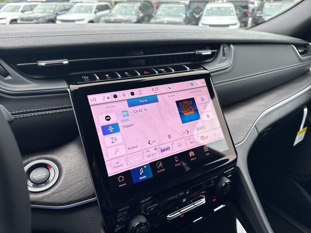 new 2025 Jeep Grand Cherokee car, priced at $42,121