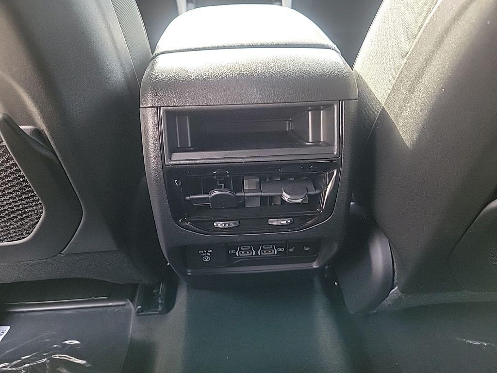 new 2025 Jeep Grand Cherokee car, priced at $47,486