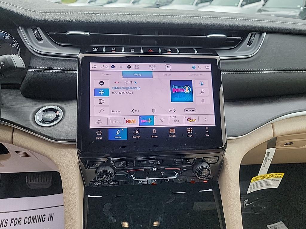 new 2025 Jeep Grand Cherokee car, priced at $45,853