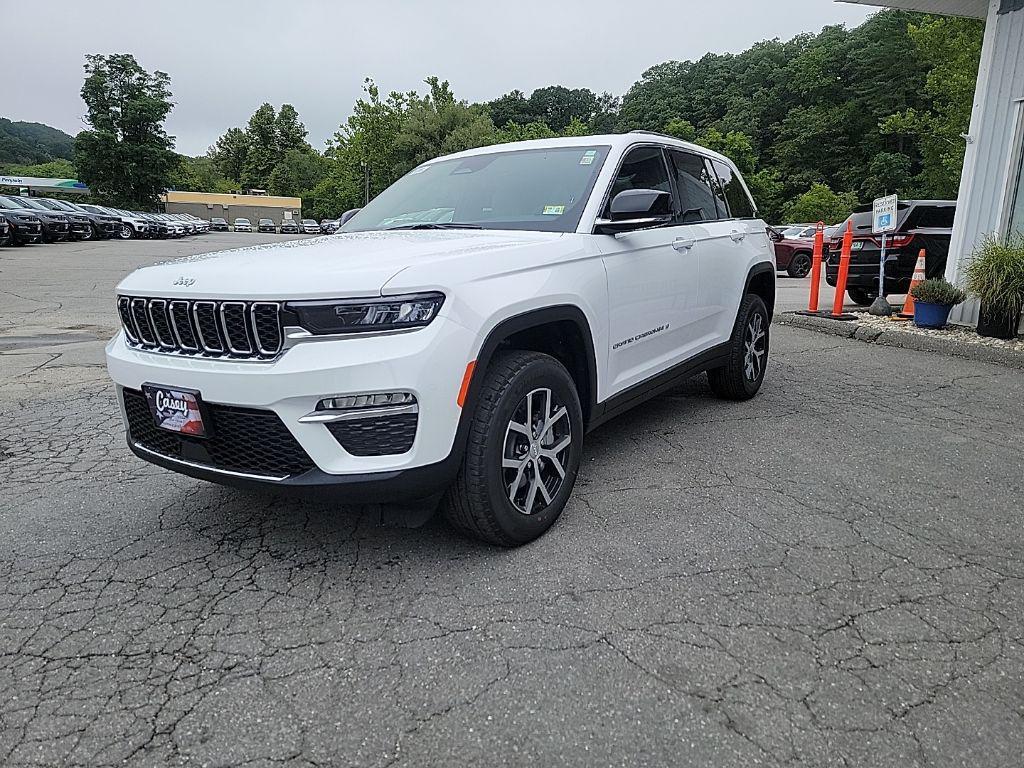 new 2025 Jeep Grand Cherokee car, priced at $45,853