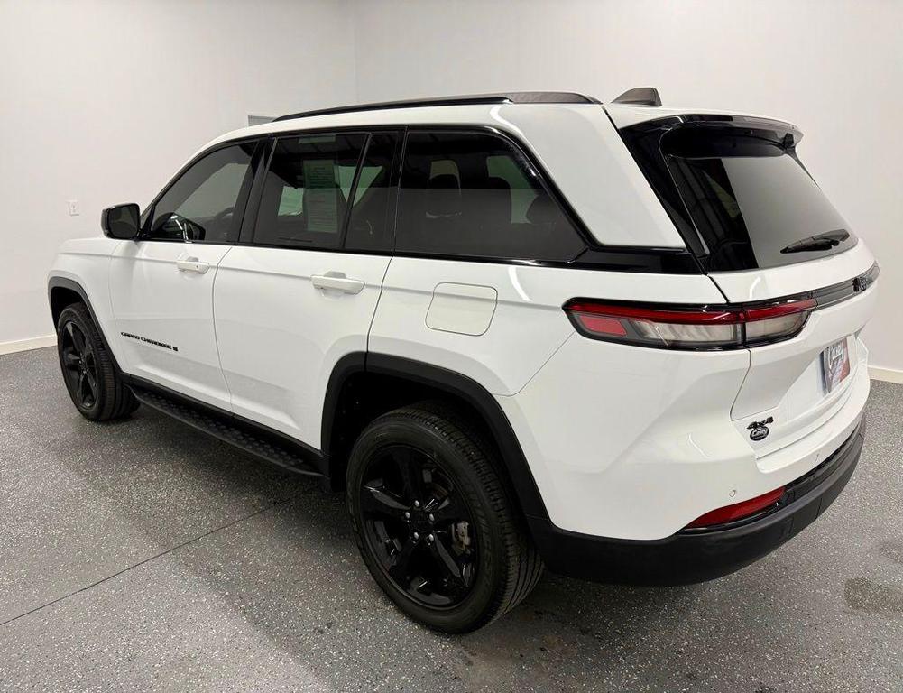 used 2022 Jeep Grand Cherokee car, priced at $30,974