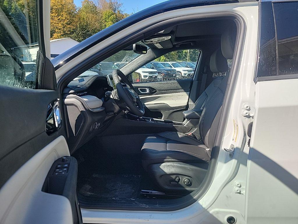 new 2025 Jeep Compass car, priced at $34,654