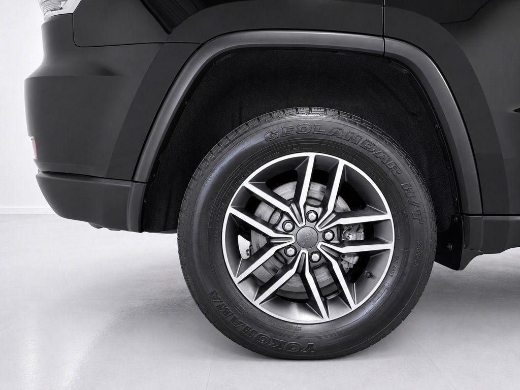 used 2021 Jeep Grand Cherokee car, priced at $22,574