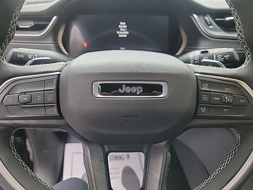 new 2025 Jeep Grand Cherokee car, priced at $47,486