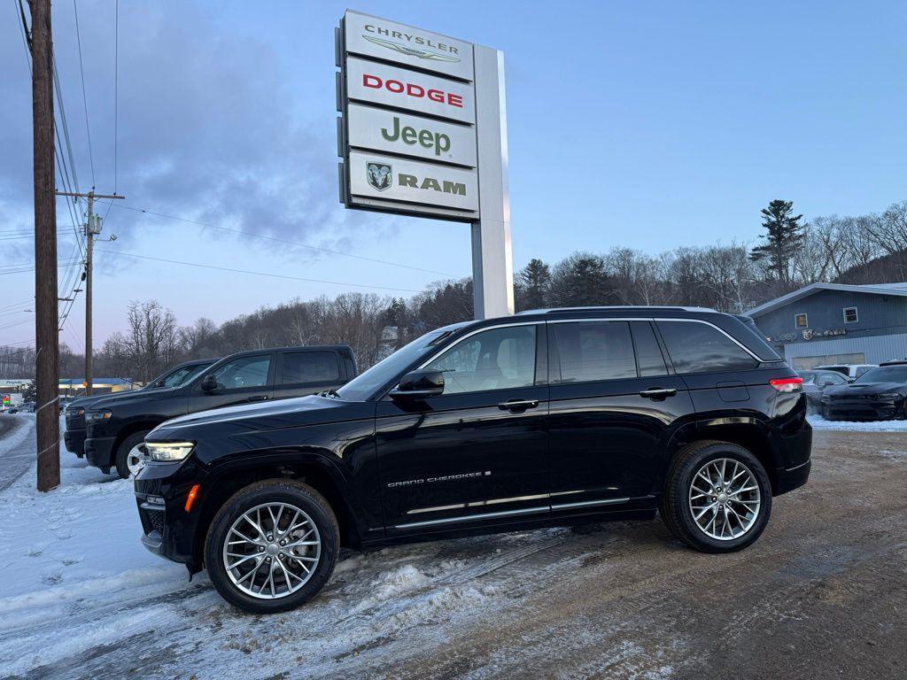 used 2022 Jeep Grand Cherokee car, priced at $35,974