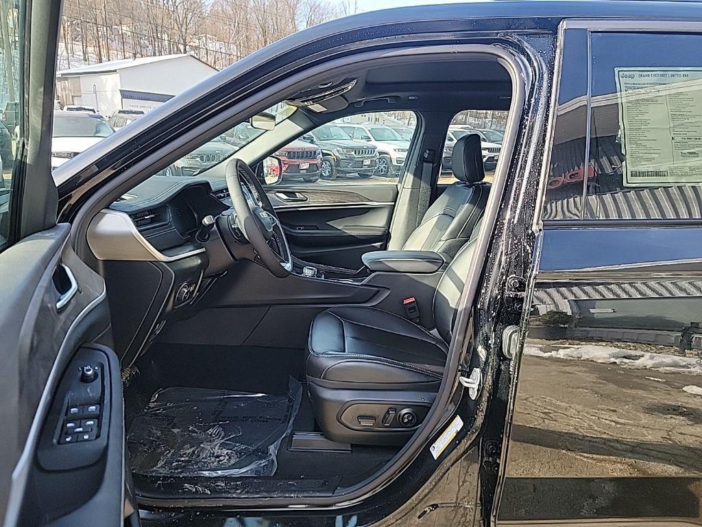 new 2026 Jeep Grand Cherokee car, priced at $50,805