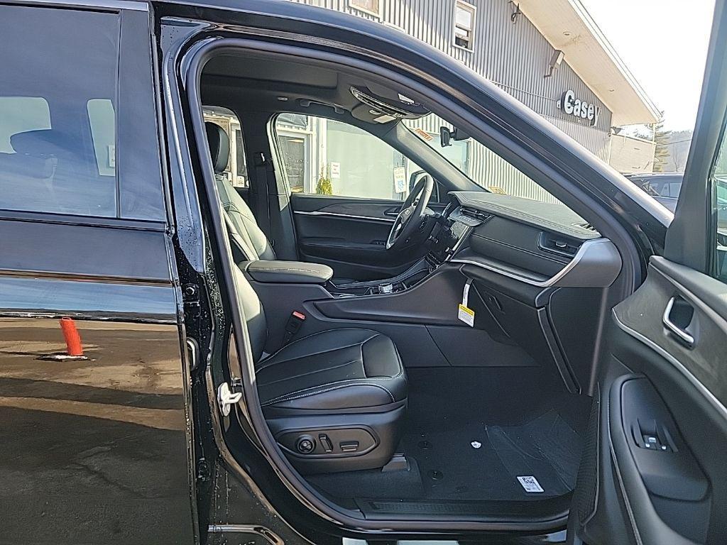 new 2026 Jeep Grand Cherokee car, priced at $50,805