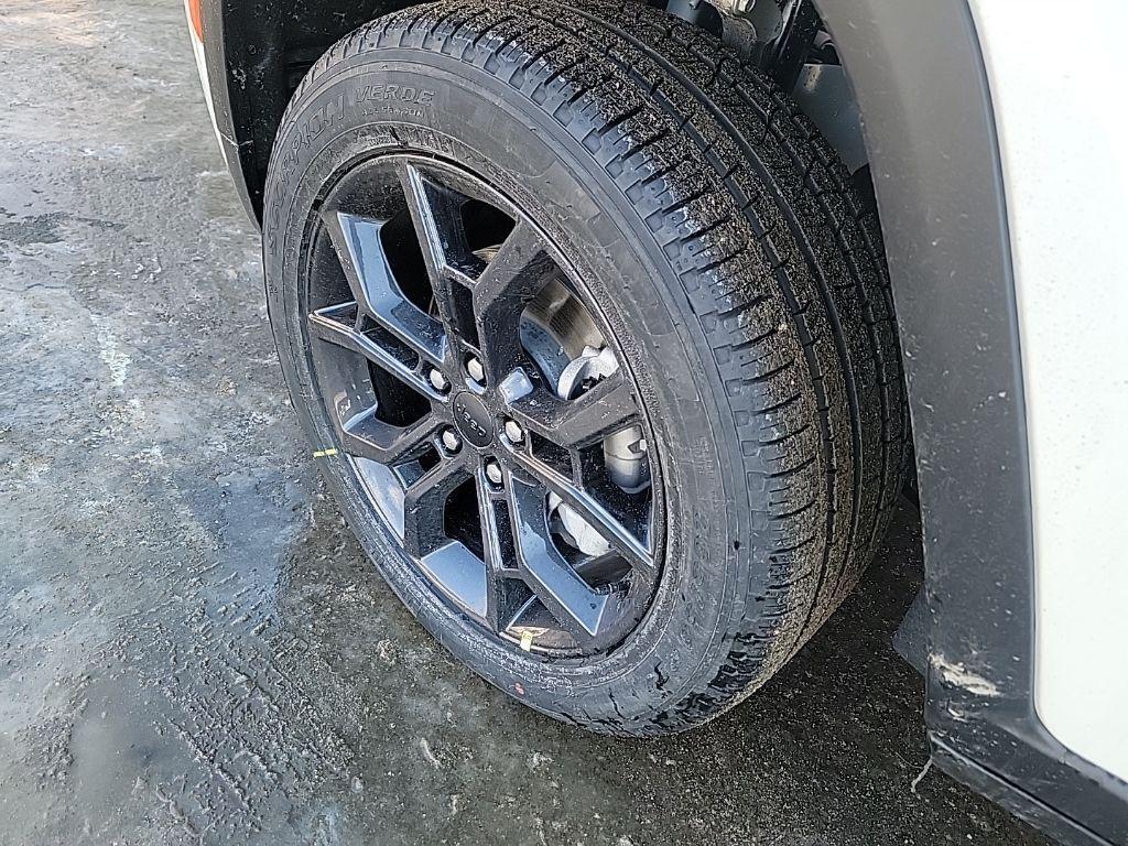 new 2025 Jeep Grand Cherokee car, priced at $45,398