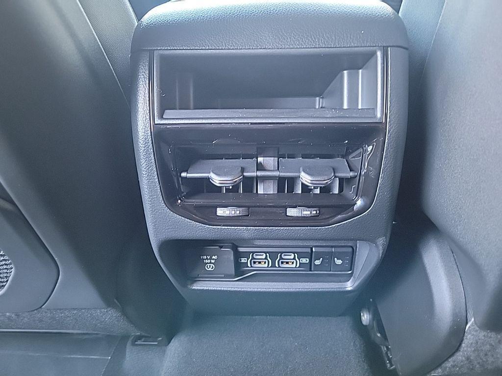 new 2025 Jeep Grand Cherokee car, priced at $45,398