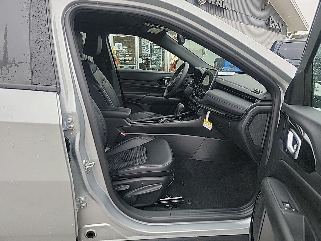 new 2026 Jeep Compass car, priced at $32,805