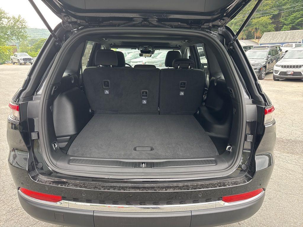 new 2025 Jeep Grand Cherokee car, priced at $34,964