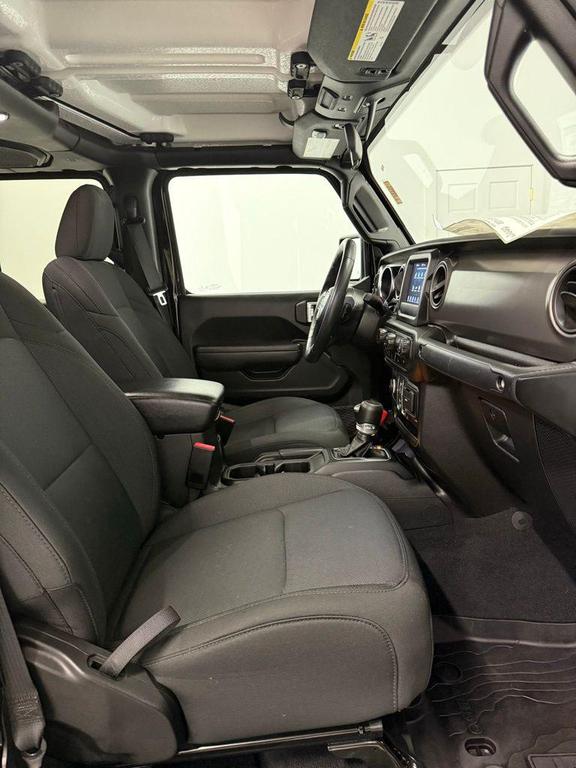 used 2022 Jeep Gladiator car, priced at $31,974