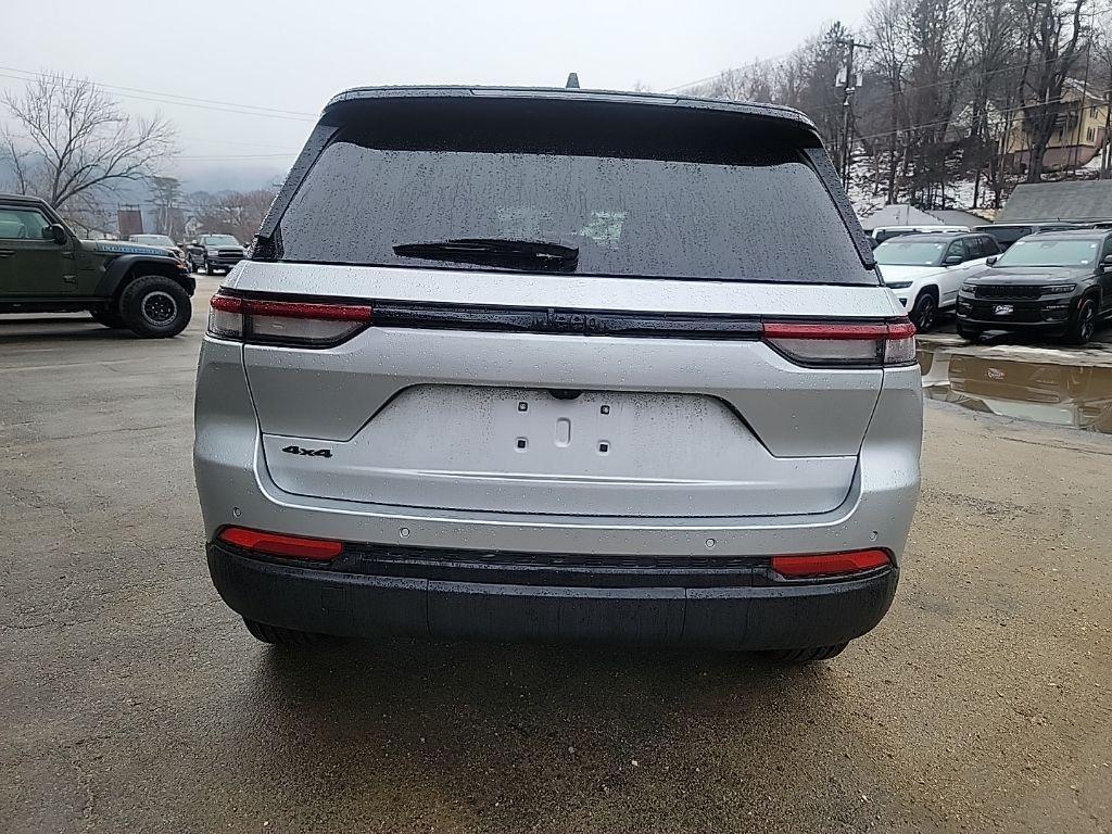 new 2025 Jeep Grand Cherokee car, priced at $47,916